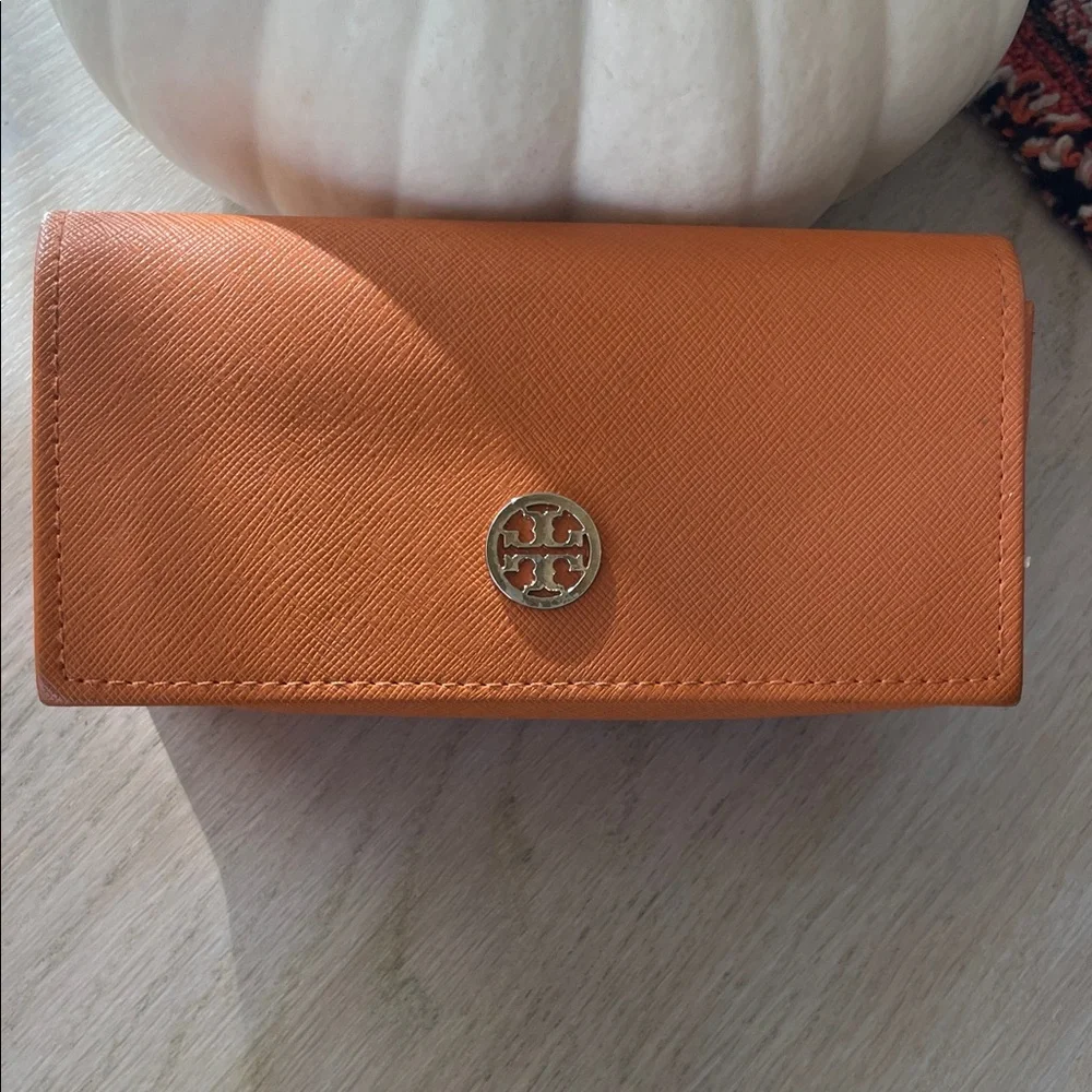Tory Burch Glasses case - Picture 1 of 13
